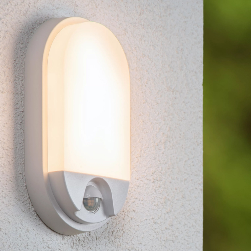 White bathroom wall light modern, Hups Ir, 10W, 3000K LED, IP54