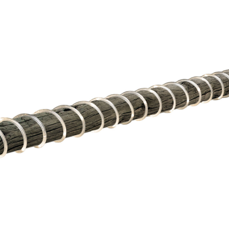 This LED rope light is 70 meters long and has a diameter of 1.3 cm. The connection cable is 1.5 meters long.