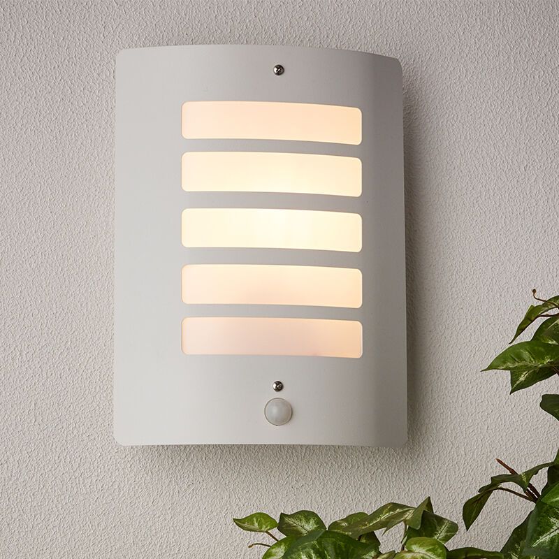 Metal outdoor wall light with motion sensor white, Alea, IP44 Metal outdoor wall light with motion sensor white, Alea, IP44