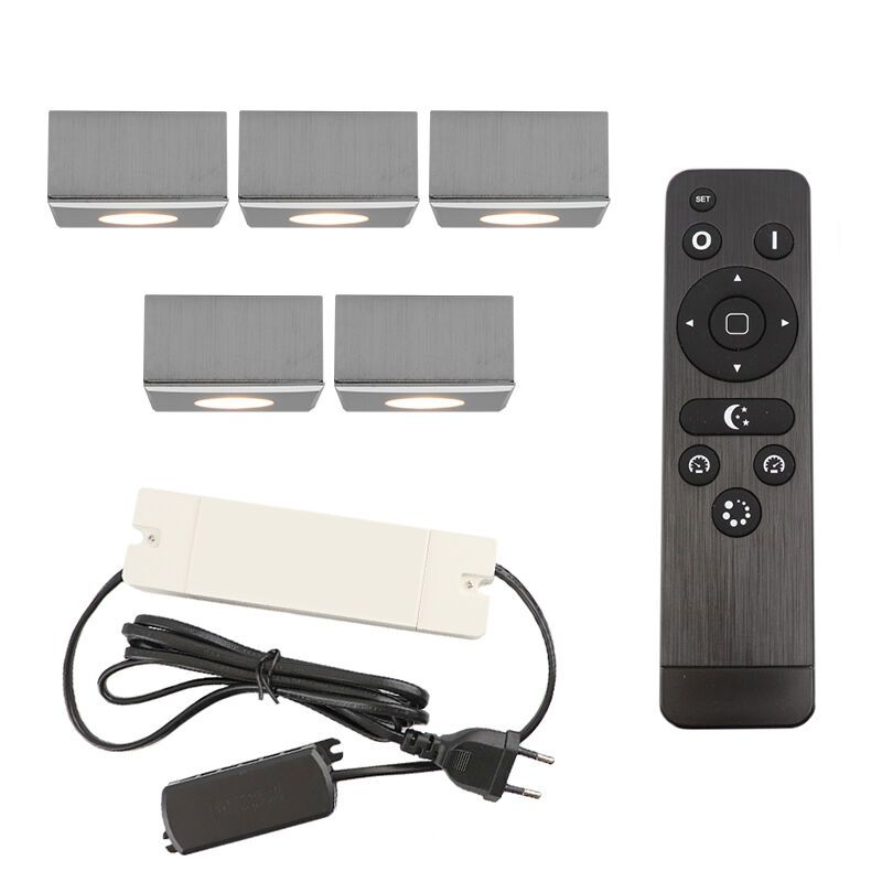 5 square chrome surface mounted spotlights Fredo, IP44, with connection set and remote control 5 square chrome surface mounted spotlights Fredo, IP44, with connection set and remote control