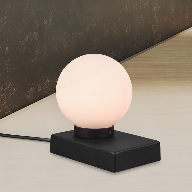 Black table lamp modern, Tess, with switch Black table lamp modern, Tess, with switch