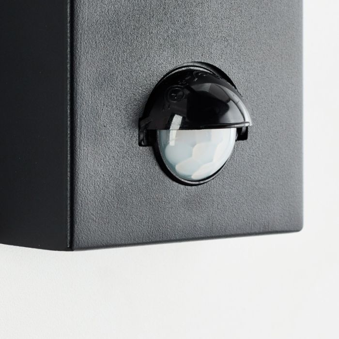 Metal outdoor wall light with motion sensor black, Wies, IP44