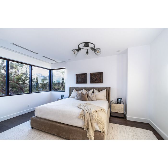 Industrial ceiling spotlight black, Aina