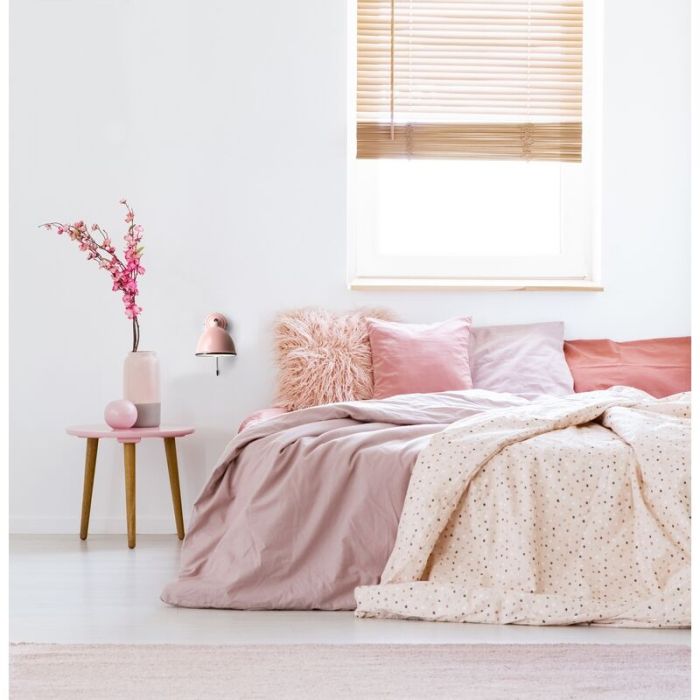 Classic wall spotlight pink, Anouk, with pull switch