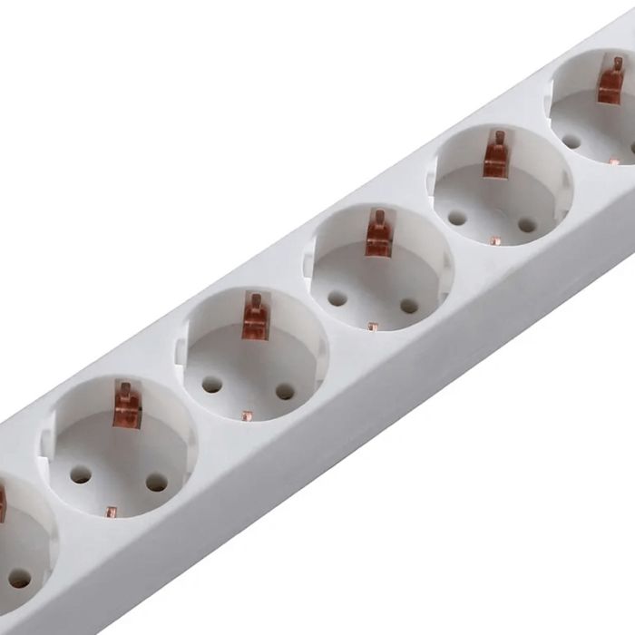 6-way power strip with switch 1.5 metres, white